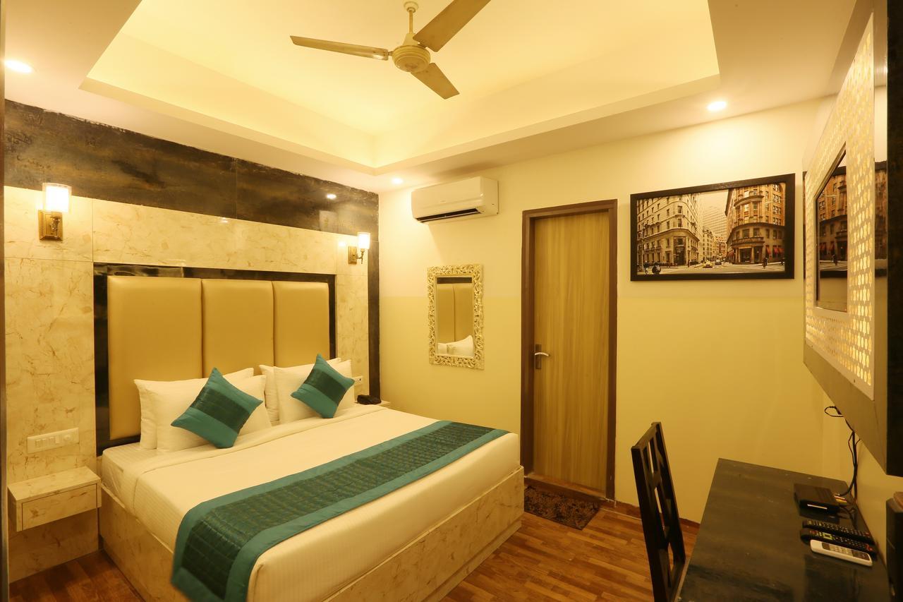 Plazzo Hotel New Delhi Eksteriør billede