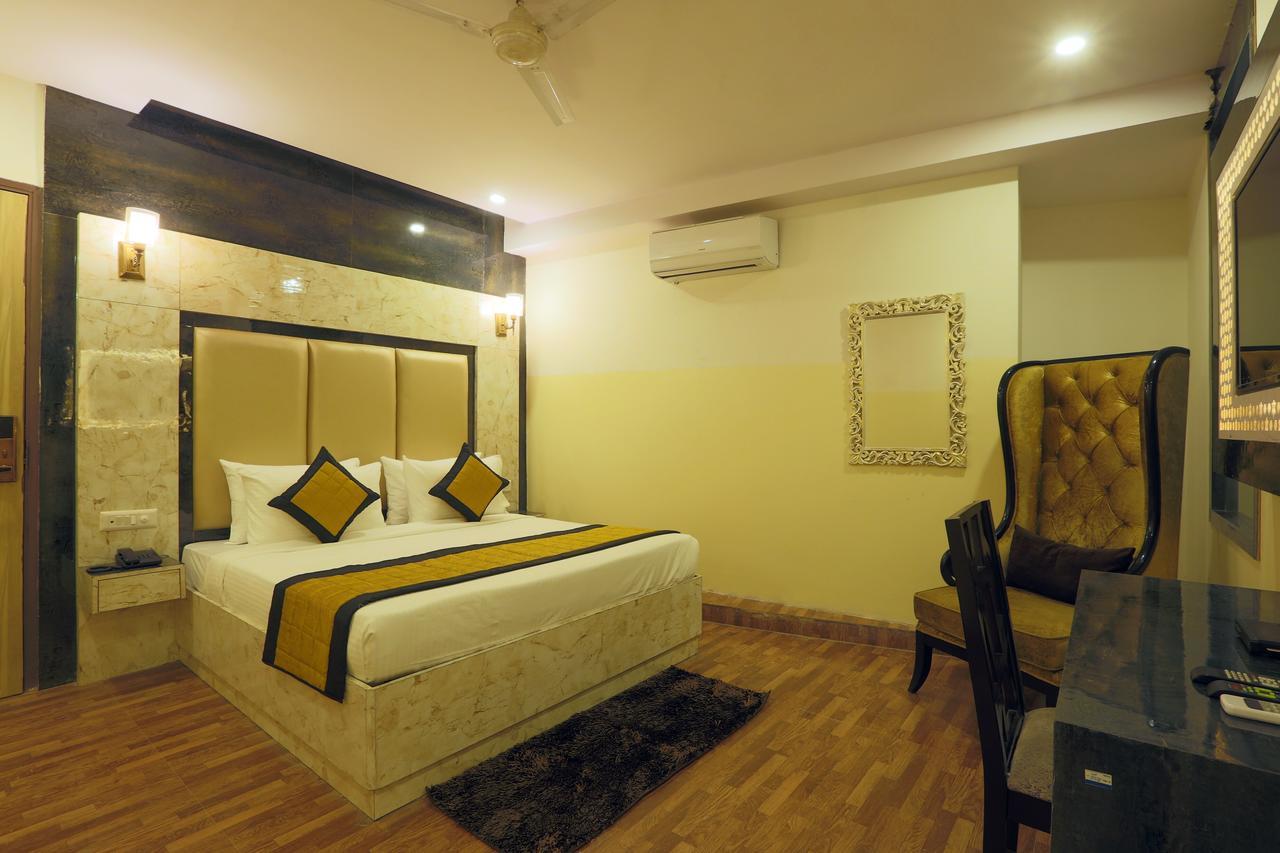 Plazzo Hotel New Delhi Eksteriør billede