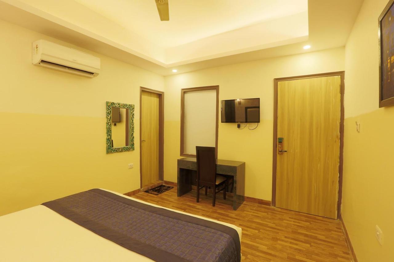 Plazzo Hotel New Delhi Eksteriør billede