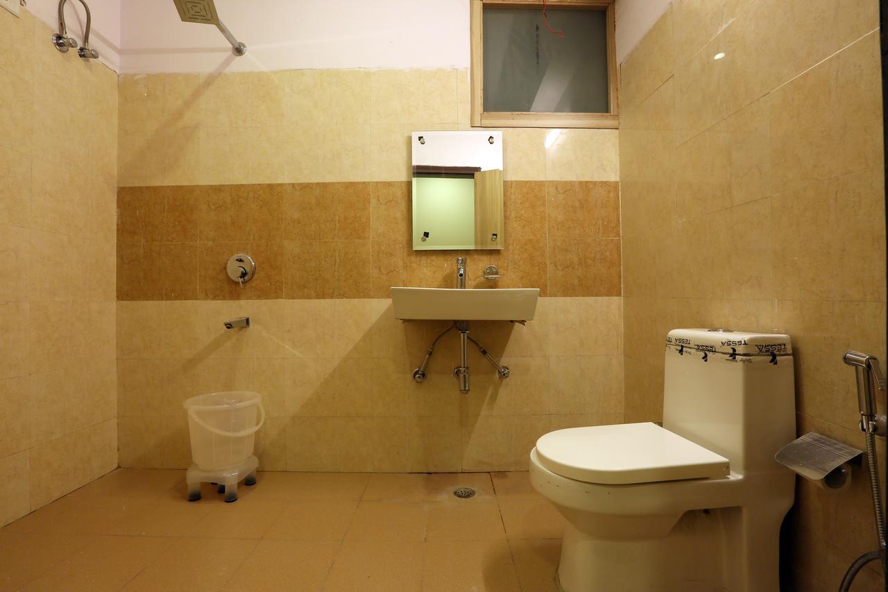 Plazzo Hotel New Delhi Eksteriør billede